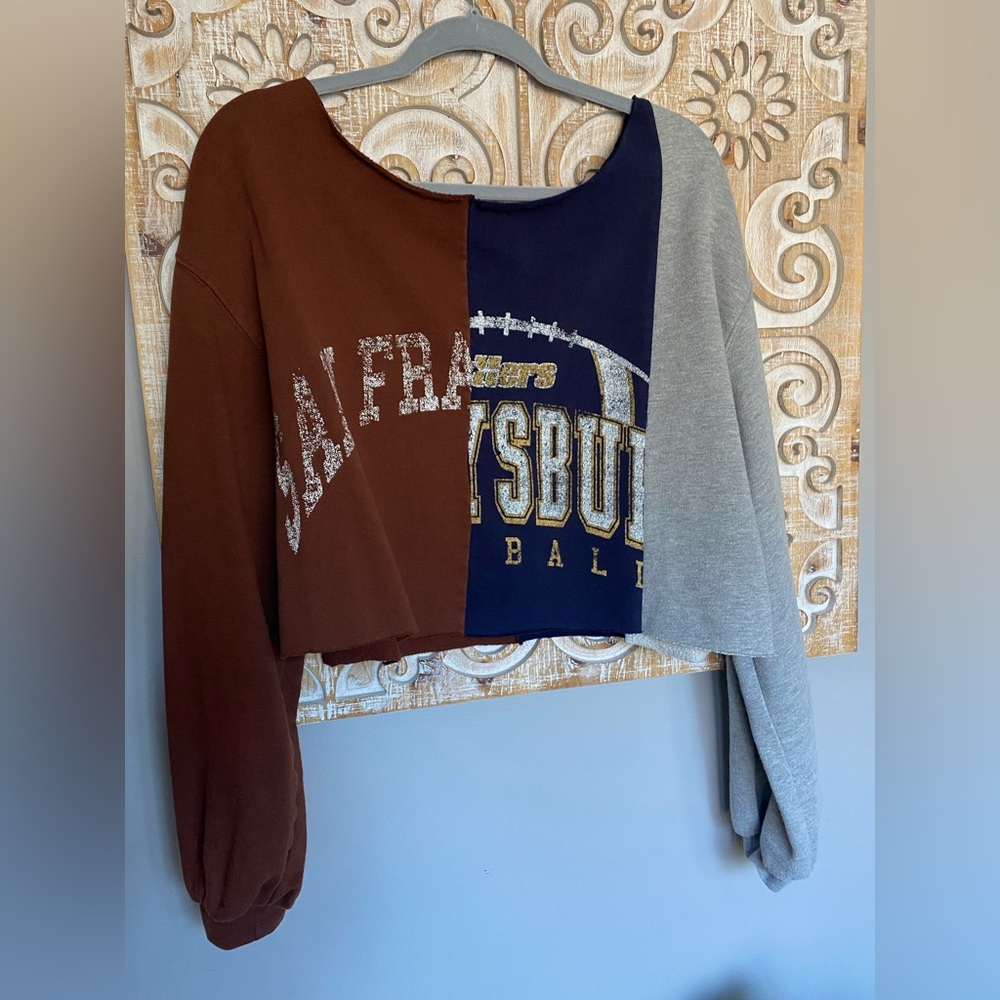 Cropped distressed patch football sweatshirt, very comfy!